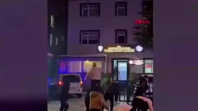 Cumayeri'nde Polis-Genç Kar Topu Savaşı!
