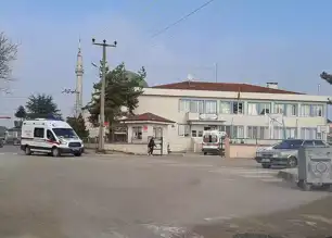 Düzce'de 5 Öğrenci, Çiğ Köfte Zehirlenmesi Şüphesiyle Hastanede
