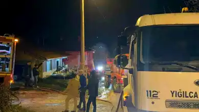 Düzce'de Ahır Yangını Evi Yaktı
