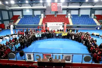 Düzce'deki Arama Kurtarma Ekiplerine Malzeme Desteği