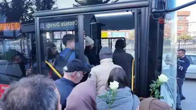 Şoförler Günü'nde Sıcak Bir Sürpriz: Gül ve Teşekkürler!
