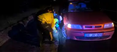 Jandarma, Lastik Patlayan Sürücüye Yardımcı Oldu
