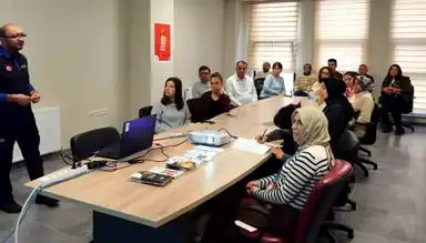 Akçakoca'da Sağlık Personeli KBRN ve Psikolojik Destek Eğitimi Aldı