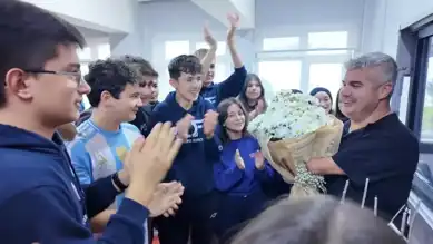 Engelli Öğretmene Öğrencilerden Duygusal Sürpriz