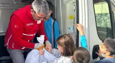 Okul Çocuklarından Kızılay'a Destek Eli