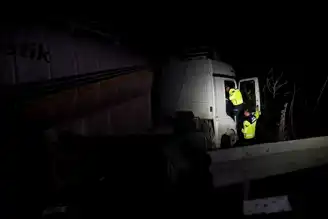 Düzce'de Tır Kazası: Sürücü Yaralı