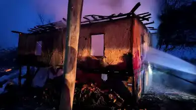 Yığılca'da Boş Ev Yandı, Kül Oldu!