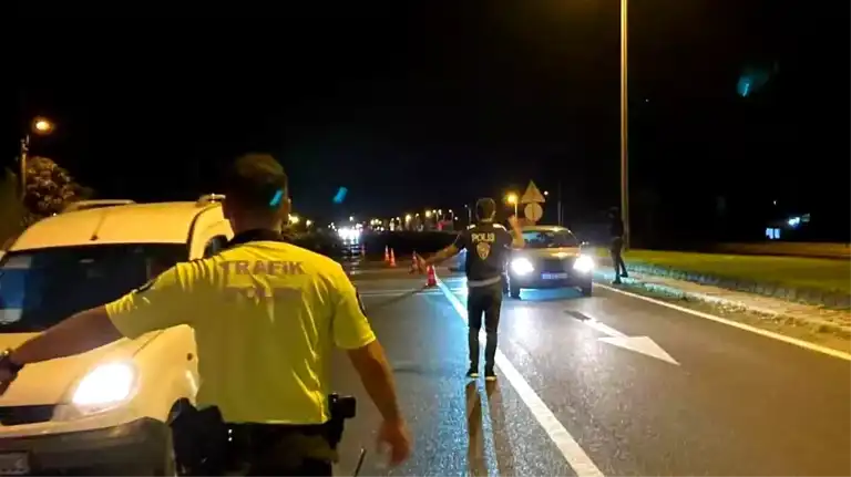 Düzce'de Kapsamlı Güvenlik Operasyonu: 62 Gözaltı