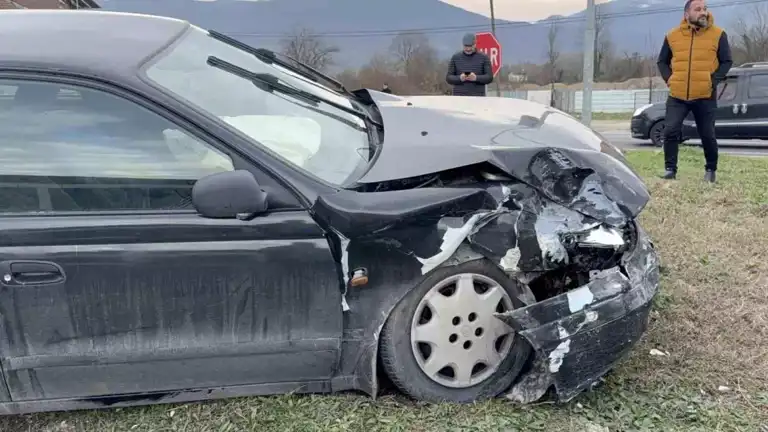 Düzce'de Çarpışma: 2 Yaralı