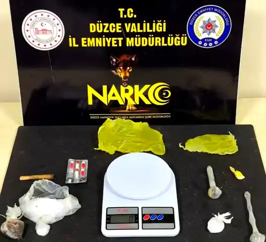 Düzce'de Uyuşturucu Operasyonu: 2 Gözaltı, 2 Tutuklama
