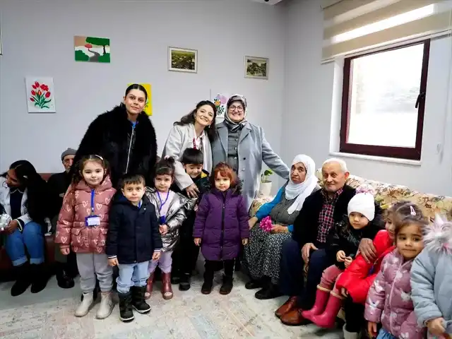 Kreş Çocuklarından Alzheimer Hastalarına Sıcak Ziyaret